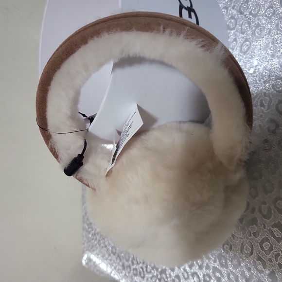UGG Center Strip EarMuffs Dyed Shearling Suede.Tan nib - Picture 3 of 5
